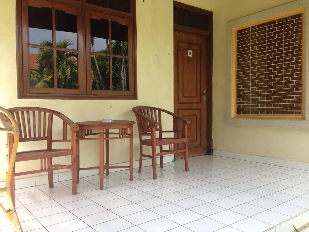 Mekar Jaya Bungalows Kuta  Bilik gambar