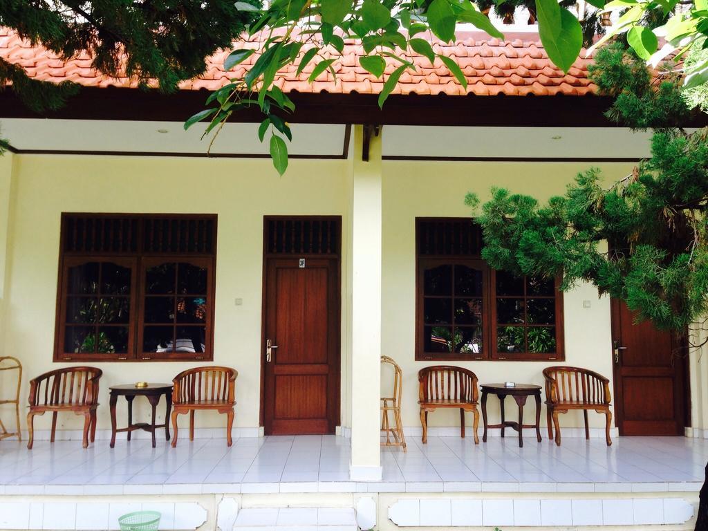 Mekar Jaya Bungalows Kuta  Bilik gambar