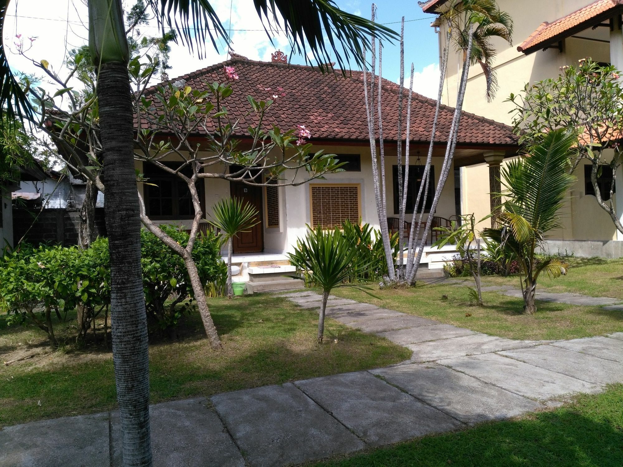 Mekar Jaya Bungalows Kuta  Luaran gambar